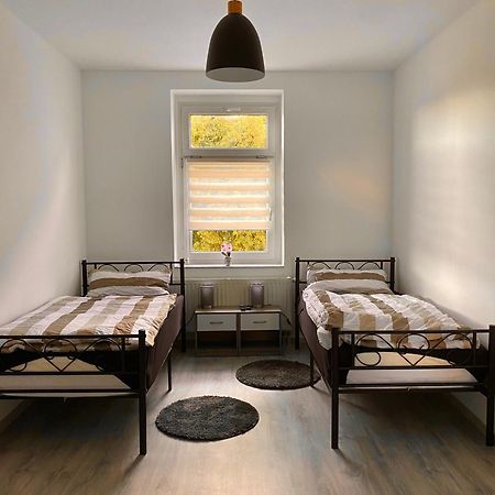 Schoene 3-Zimmer Monteurswohnung Im Sueden Von Leipzig Eg מראה חיצוני תמונה